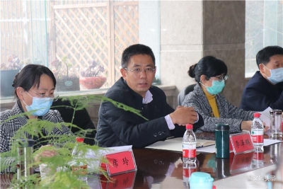 大理州副州长李泽鹏深入旅行社行业协会调研