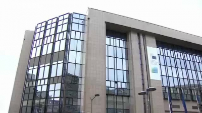 视频 | 欧盟首名官员确诊，曾与30人开会4小时