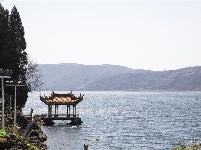 图集｜抚仙湖中有孤山