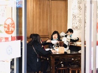 图集 | 昆明恢复堂食 爽爽甩碗早点