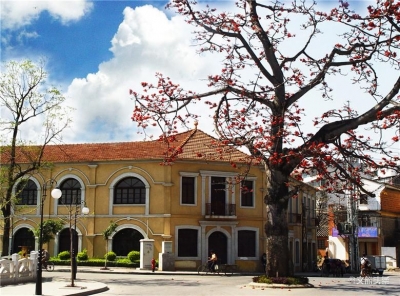 疫散花开，我在蒙自等你