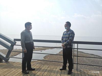 玉溪市文化和旅游局到河长制联系河段进行巡查