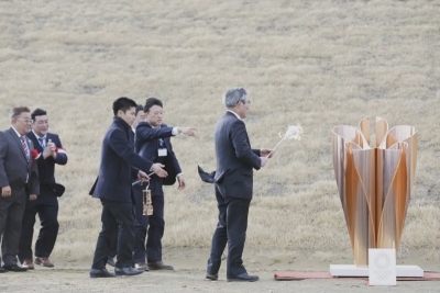 东京奥运会圣火遇大风被吹灭