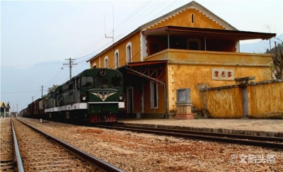 疫散花开，我在蒙自等你