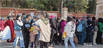 急人啦！昆明3家公园周末游客量数次冲破限流！不戴口罩、不扫码出入...