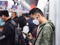 图集 | 星期一的早班地铁