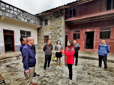 昭通市文旅局到龙坪村调研宜游宜养美丽乡村建设