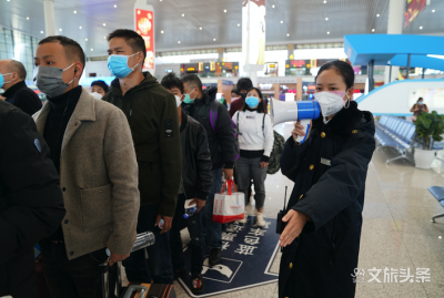 云南：昆明南站“娘子军”收到特殊的“礼物”