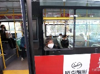 图集 | 早高峰时的公交车人流量不大