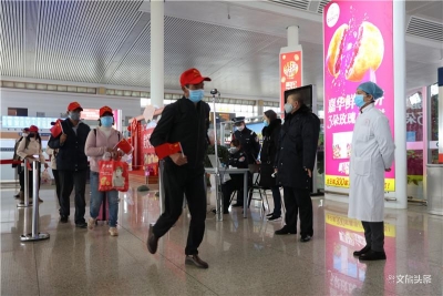 云南铁路开行定制化务工专列 运送2.8万人返岗