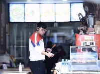 图集 | 昆明恢复堂食 爽爽甩碗早点