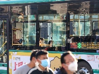 图集 | 早高峰时的公交车人流量不大