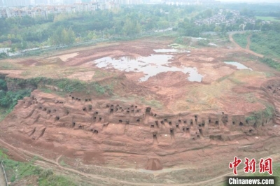 四川发掘219座东汉晚期至六朝时期崖墓 出土器物600余件