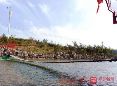 游客在“网红桥”跌落受伤，向景区索赔15万元…