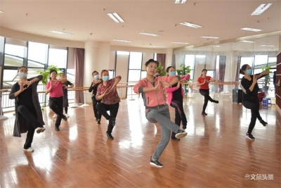 临沧市文化馆举办民族广场舞培训活动 30余名学员参加 