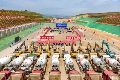 复工达产，云南铁路建设稳步高效推进 ——云南启动劳动竞赛加快铁路建设步伐