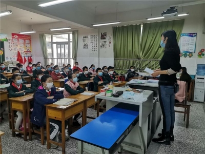 春苑小学780位同学开学了，党员冲锋在前、学校联防联控保驾护航平稳有序开学  