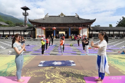 “护苍洱·守乡愁”漫步苍山玉带路丨瑜伽结合户外，健康美好生活新方式