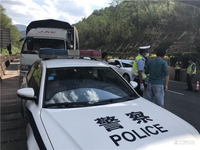突发！昆磨高速磨思段发生交通事故