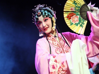 刷到昆曲直播，00后被“种草”了