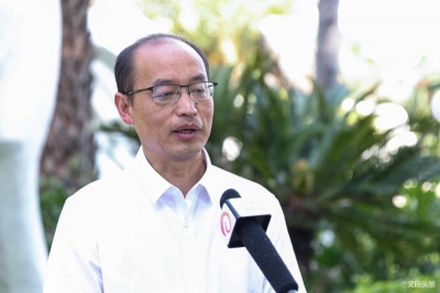 “房车接力 云游中国”首站直播开播 云南文旅厅副厅长变身“网红”推介云南旅游