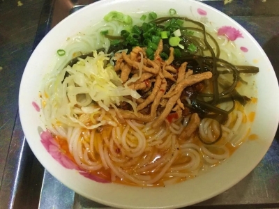 华坪美食，杨家米线！