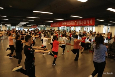 非遗进校园丨打起霸王鞭，舞动八角鼓，这套广播操太有范儿