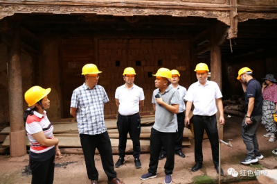 云南省文旅厅领导到玉溪峨山甸中镇调研文物建筑保护工作