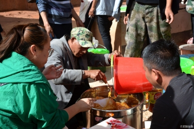 大山深处有好货！“玉龙扶贫风物”农副产品定点收购点挂牌