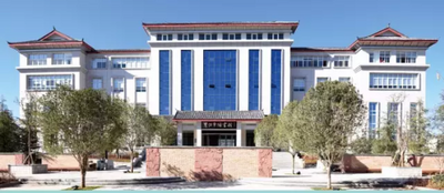 因为爱丽江，广州游客自驾1900公里，只为把书捐到市图书馆！