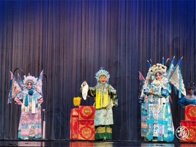 第十一届云南戏剧“山茶花”表演艺术展演活动在昆闭幕