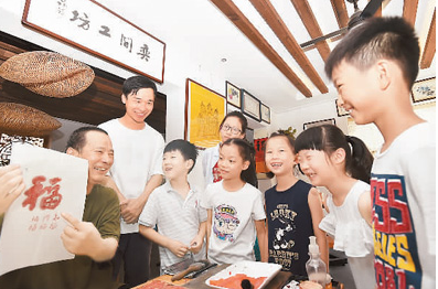 暑期来临，研学旅行热度上升!从业人员素质参差不齐、产品同质化严重等问题待改善
