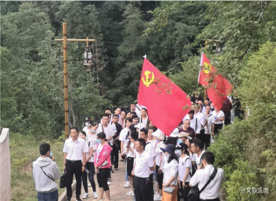 【七一】中共云南一大会址查尼皮迎来游客高峰