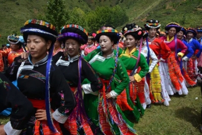 丽江泸沽湖畔“转山节”
