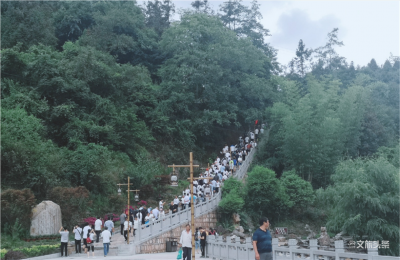 【七一】中共云南一大会址查尼皮迎来游客高峰