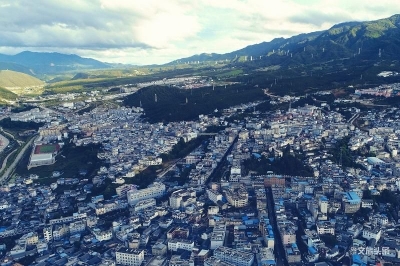 源于深山木桶，360余种药花酿制，它被誉为“蜂蜜中的爱马仕” 