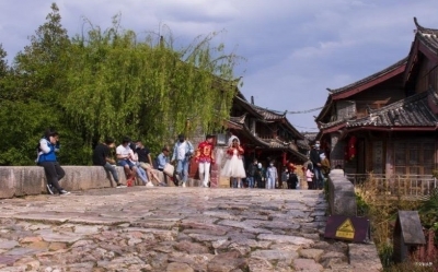 这个夏天，你逛过束河古镇了吗？
