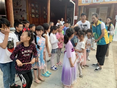 丽江市文化馆丰富孩子暑期生活，公益性舞蹈班、书法班开班！