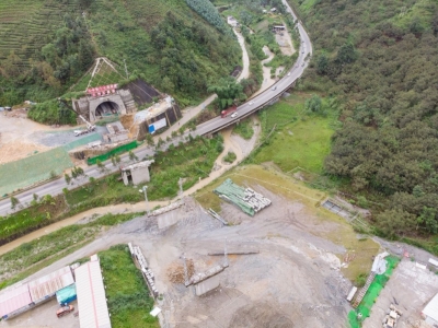 大临铁路进入攻坚冲刺阶段 云南云县大邦五隧道顺利贯通