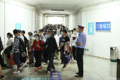 云南：铁路客流持续回暖 单日旅客发送量连续超20万