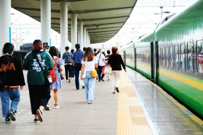 游客来了！云南铁路客流逐步回暖 日均发送旅客超18万人