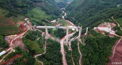 中老铁路普洱段一日贯通两座隧道 普洱茶坐火车奔向全国走向世界更近一步