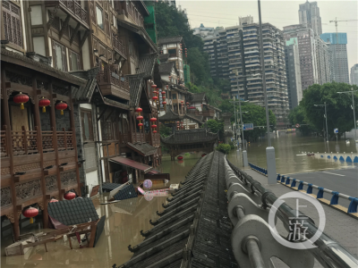 重庆洪崖洞景区今起暂停接待游客