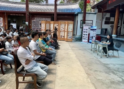丽江市文化馆丰富孩子暑期生活，公益性舞蹈班、书法班开班！