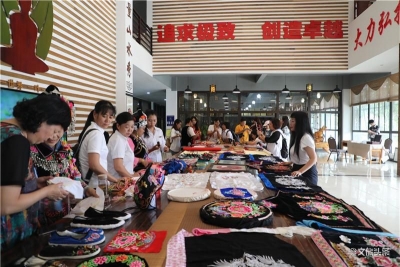 “跟着非遗去旅行” 30名女工干部的大理南涧非遗文化之旅