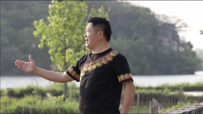 中国彝族高音歌唱家激情演唱大丘北