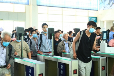 云南：铁路暑运发送旅客1027万 客流恢复至去年同期七成以上
