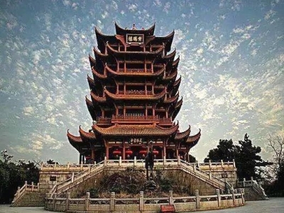 武汉黄鹤楼“双节”开放夜游，系1985年重建落成以来首次