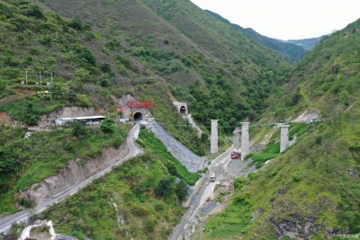 重磅！云南大临铁路35座隧道全部贯通 全线预计年内建成  