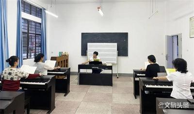 玉溪市文化馆第五期成人公益培训班开班